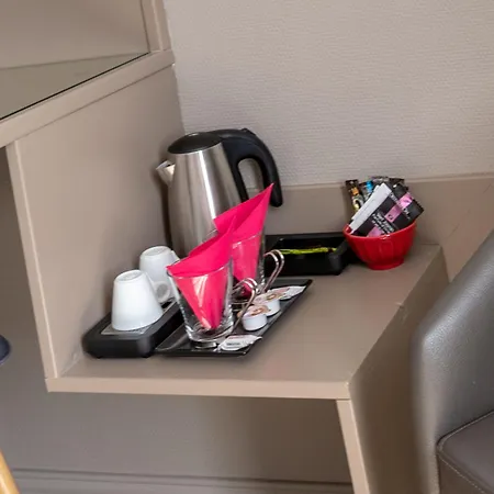 Cit'hotel Le Regina Gare Saint-jean 2*