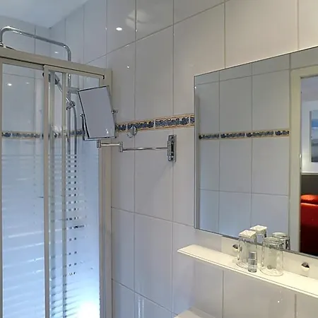 Cit'hotel Le Regina Gare Saint-jean 2*