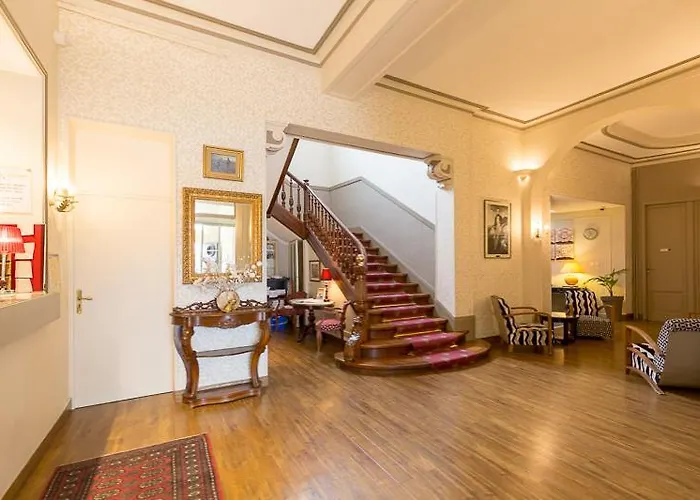 Hotel Cit'hotel Le Regina Gare Saint-jean 2*