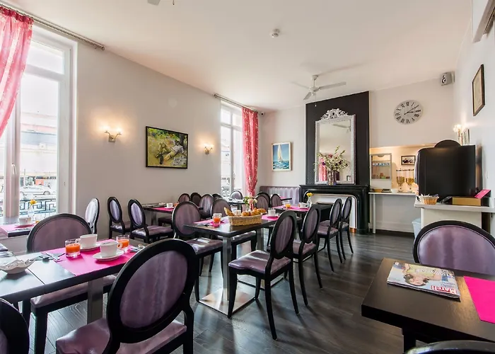 Cit'hotel Le Regina Gare Saint-jean 2*